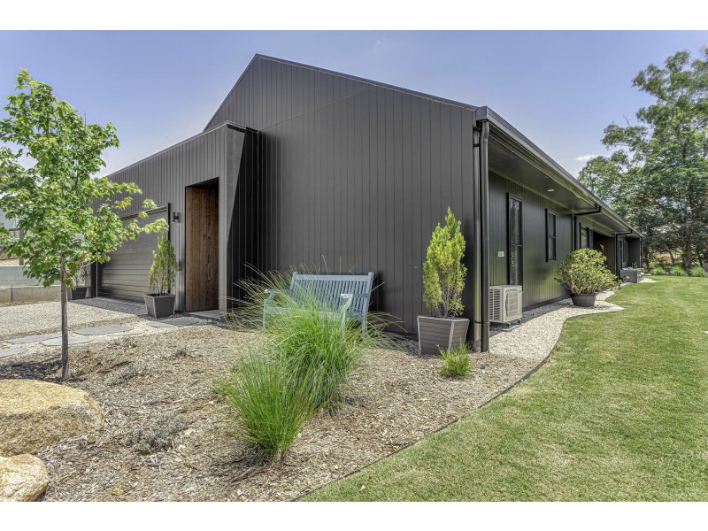 6 Blue Sky Court, Cabarlah QLD 4352