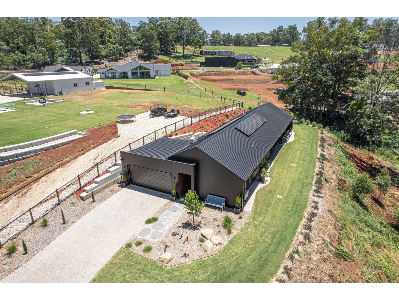 6 Blue Sky Court, Cabarlah QLD 4352