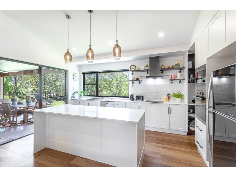 6 Blue Sky Court, Cabarlah QLD 4352