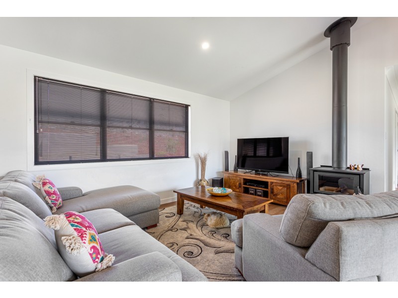 6 Blue Sky Court, Cabarlah QLD 4352