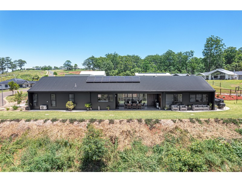 6 Blue Sky Court, Cabarlah QLD 4352