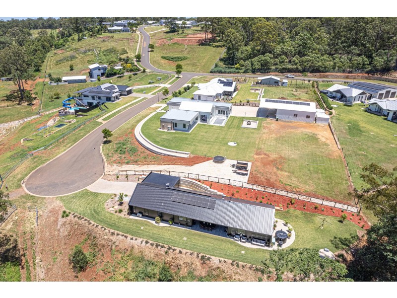 6 Blue Sky Court, Cabarlah QLD 4352