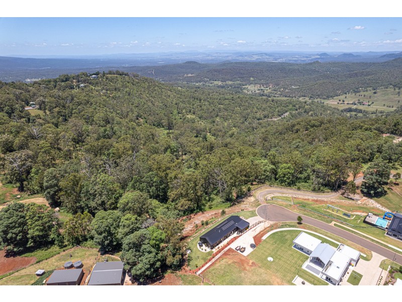 6 Blue Sky Court, Cabarlah QLD 4352