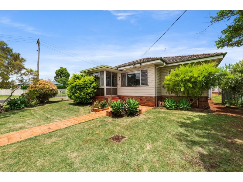 15 Burton Street, Harristown QLD 4350