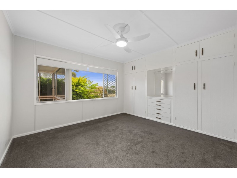 15 Burton Street, Harristown QLD 4350