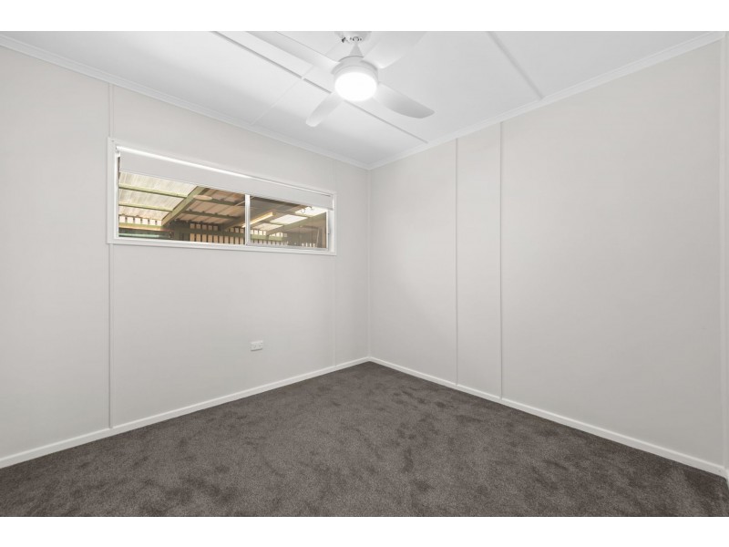 15 Burton Street, Harristown QLD 4350