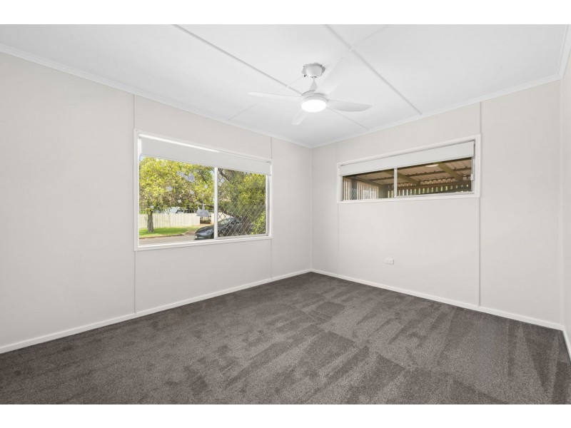 15 Burton Street, Harristown QLD 4350