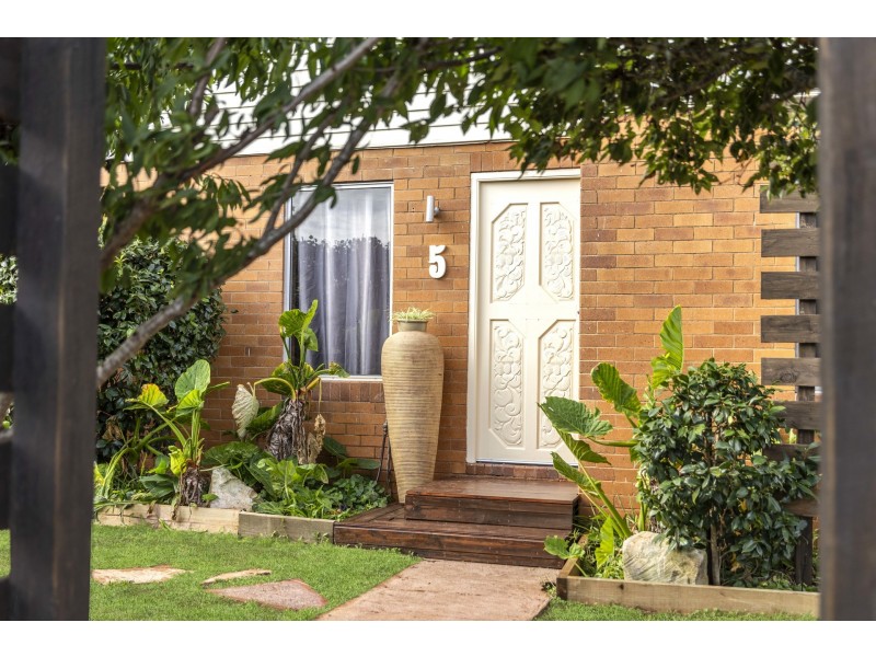 5 Friend Street, Harristown QLD 4350