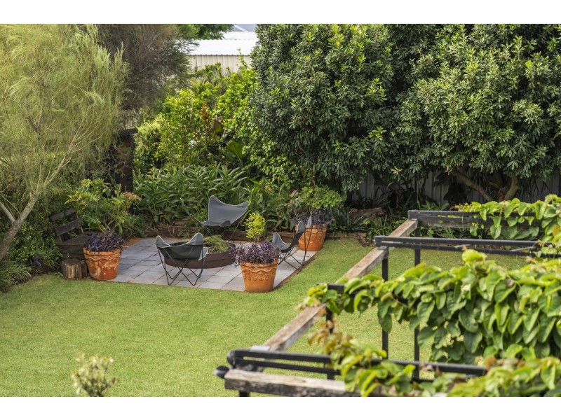 5 Friend Street, Harristown QLD 4350