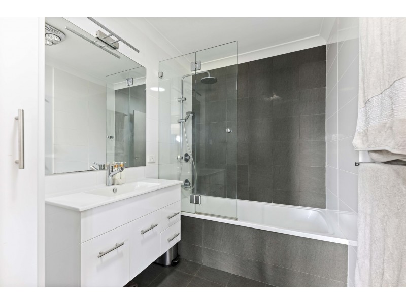 5 Friend Street, Harristown QLD 4350