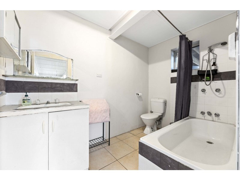 5 Friend Street, Harristown QLD 4350