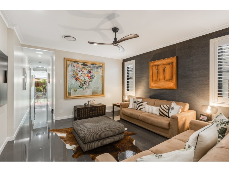 16 Simla Street, Mount Lofty QLD 4350