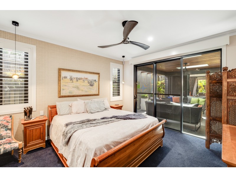 16 Simla Street, Mount Lofty QLD 4350