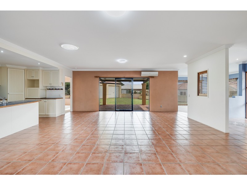 13 Maggie Court, Middle Ridge QLD 4350