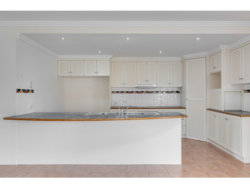 13 Maggie Court, Middle Ridge QLD 4350