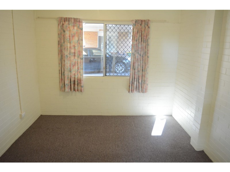 6/348 South Street, Harristown QLD 4350