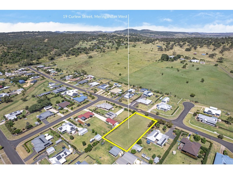 19 Curlew Street, Meringandan West QLD 4352