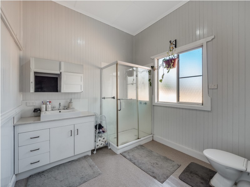 92 Anzac Avenue, Newtown QLD 4350