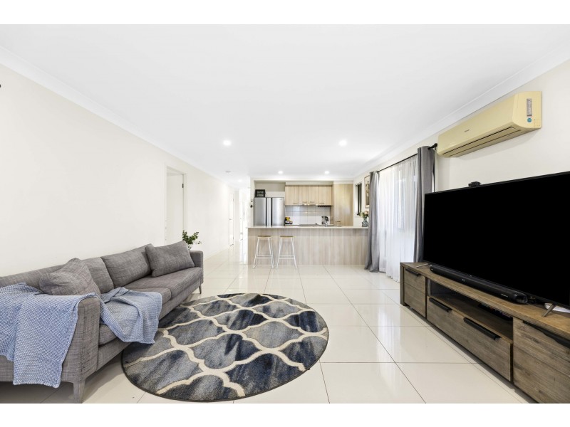 17 Wongalee Place, Cambooya QLD 4358