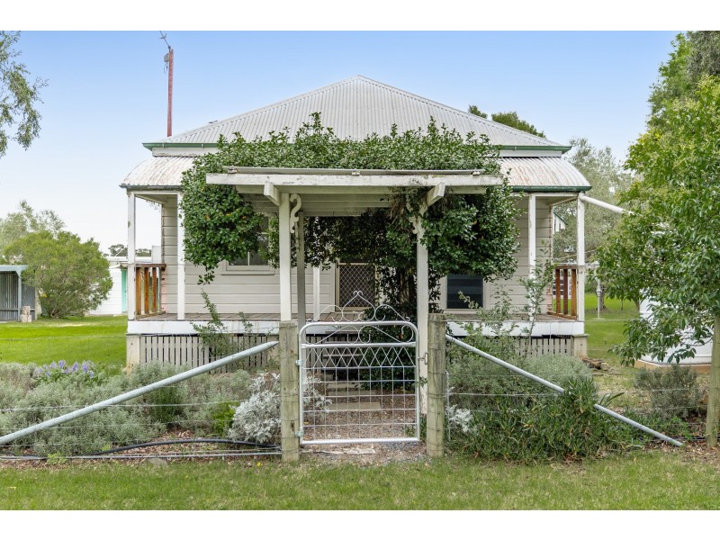 2 Sprott Road, Ellinthorp QLD 4362