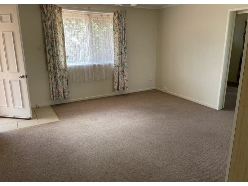 2/501 Stenner Street, Harristown QLD 4350