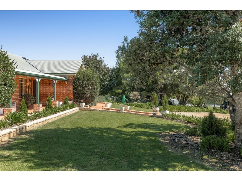 83 Reushle Road, Cabarlah QLD 4352