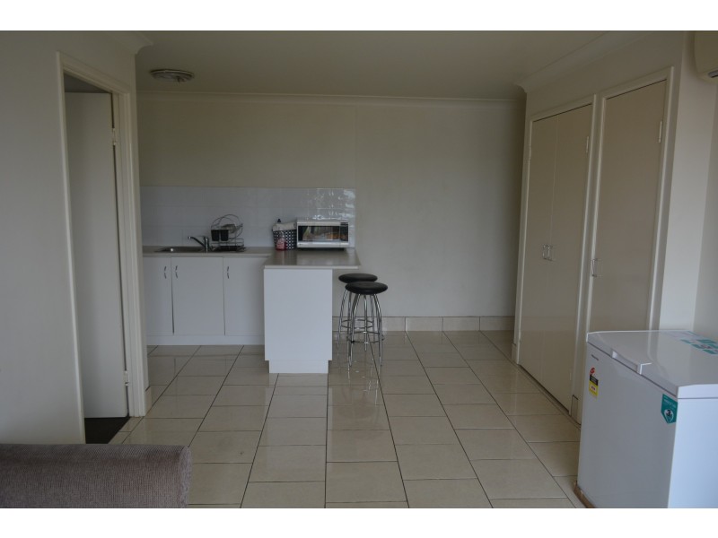 8/1 Uniplaza Court, Kearneys Spring QLD 4350