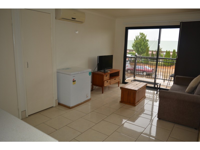 8/1 Uniplaza Court, Kearneys Spring QLD 4350