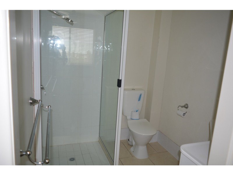 8/1 Uniplaza Court, Kearneys Spring QLD 4350