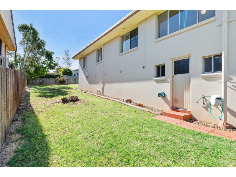 80 Holberton Street, Newtown QLD 4350