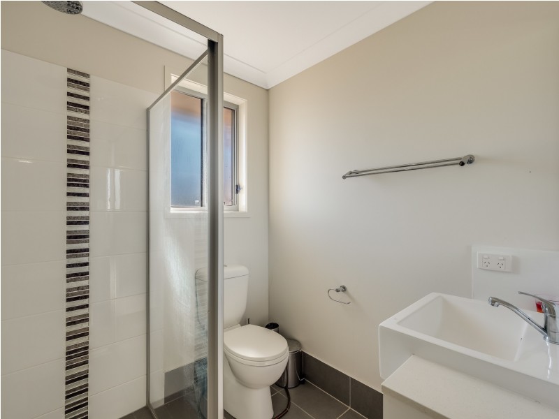 2/7 Felix Street, Cranley QLD 4350