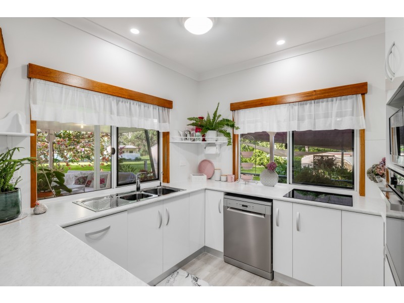 134 Costellos Road, Upper Lockyer QLD 4352