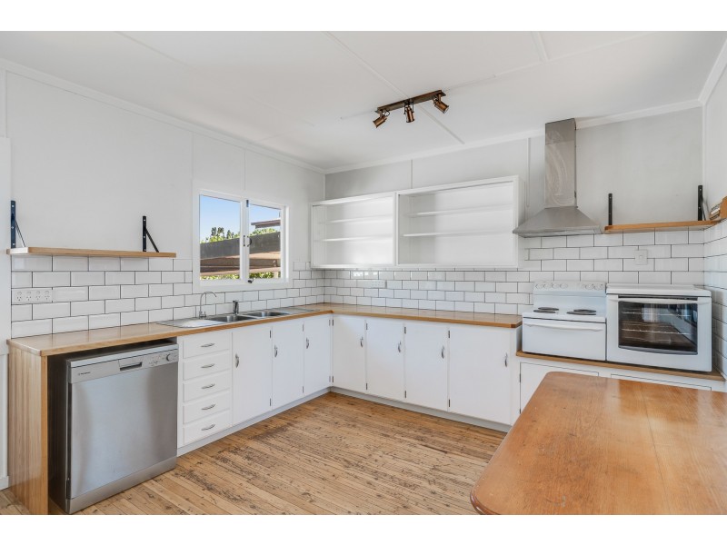 4 Batterbee Street, Rangeville QLD 4350