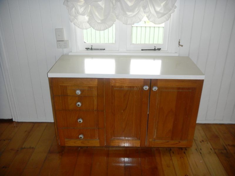 37 West Street, Newtown QLD 4350