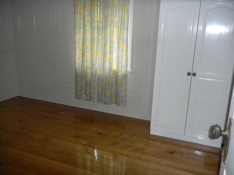 37 West Street, Newtown QLD 4350