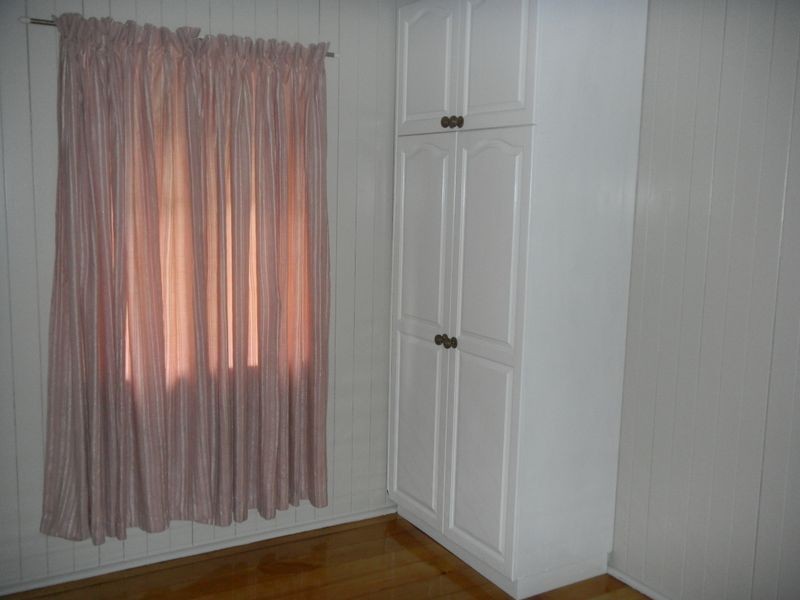 37 West Street, Newtown QLD 4350