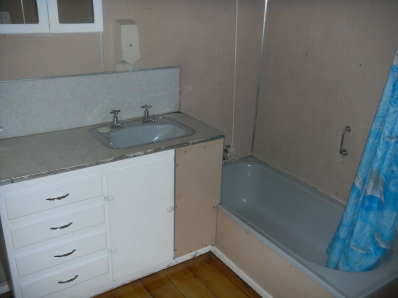 37 West Street, Newtown QLD 4350