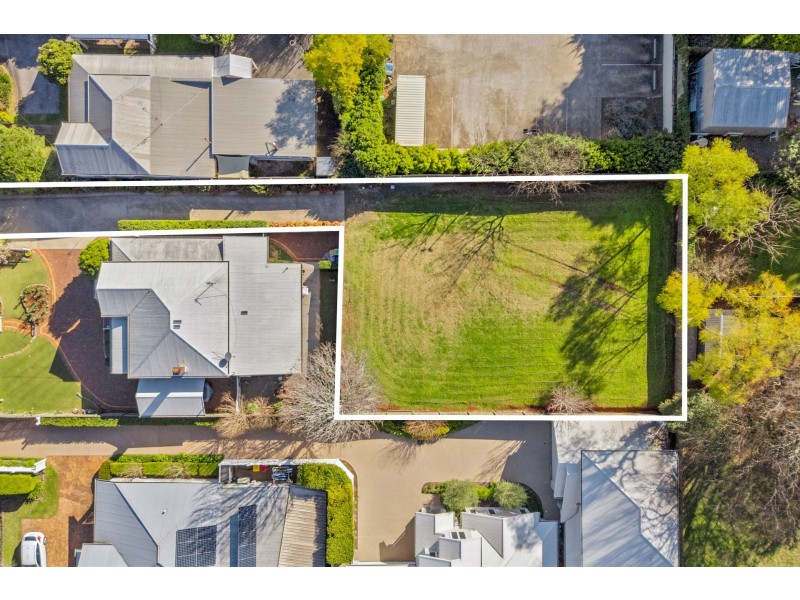 77A Bridge Street, Mount Lofty QLD 4350