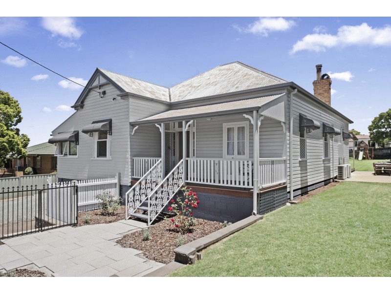 148 Long Street, South Toowoomba QLD 4350