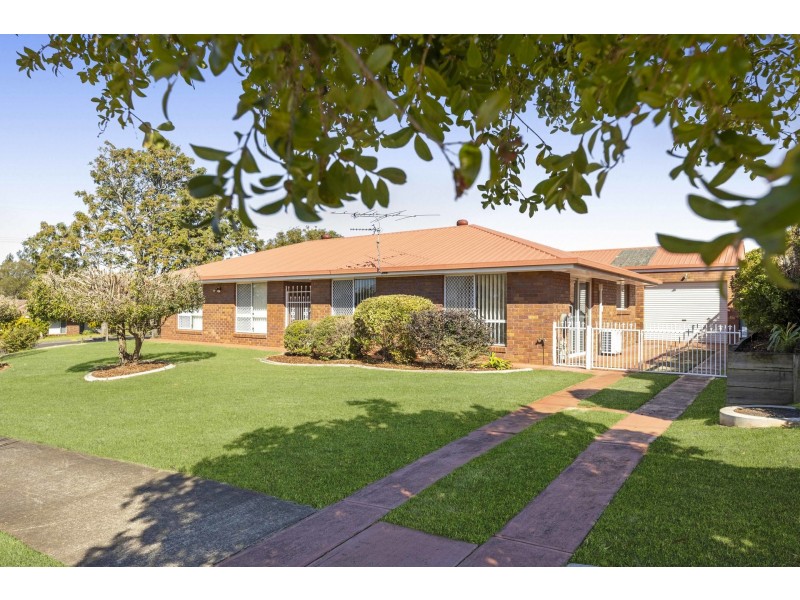 33 Miranda Drive, Wilsonton Heights QLD 4350