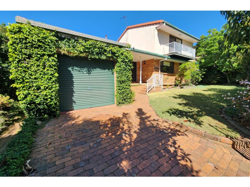4 Henry Street, Mount Lofty QLD 4350