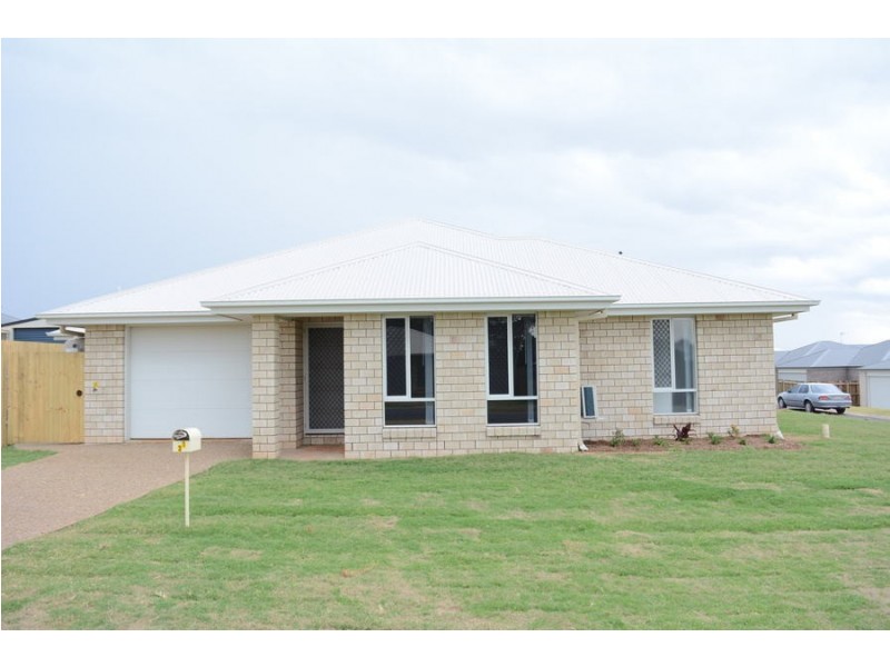 1/3 Macrossan Street, Cranley QLD 4350