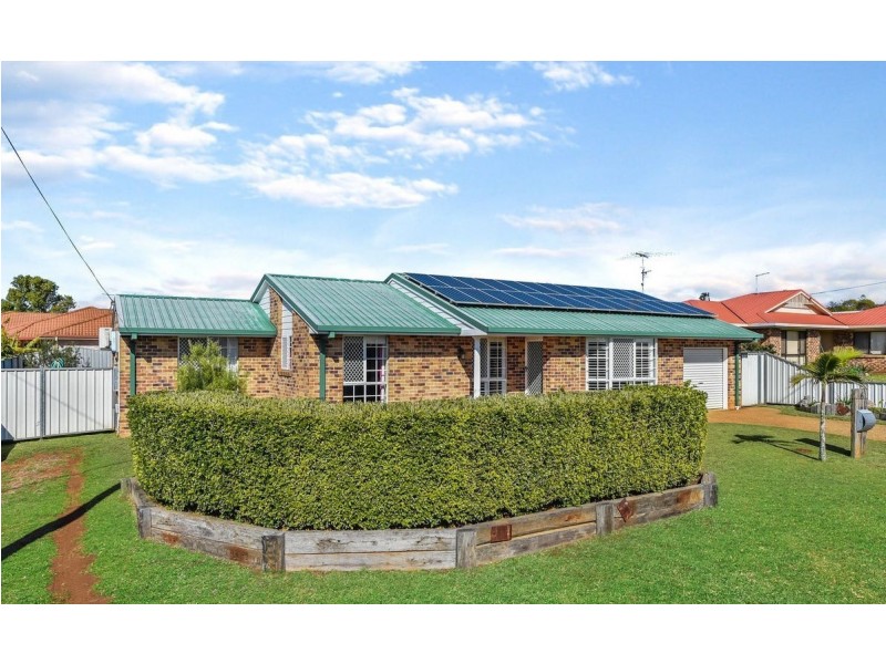 6 Fischer Court, Kearneys Spring QLD 4350