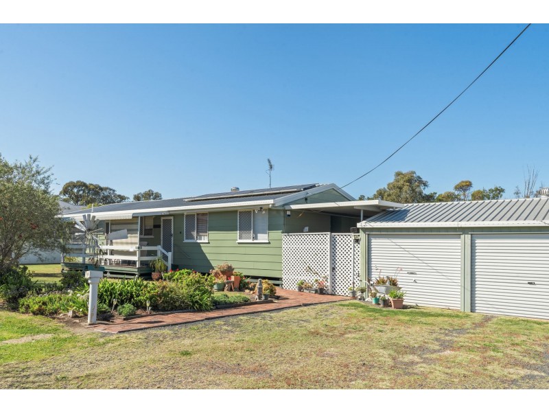 18 George Street, Kingsthorpe QLD 4400