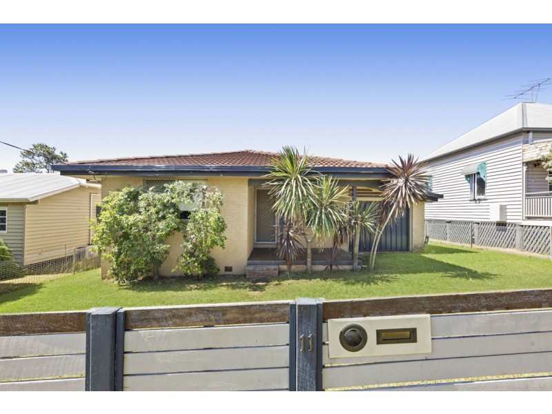 11 Cooper Street, South Toowoomba QLD 4350