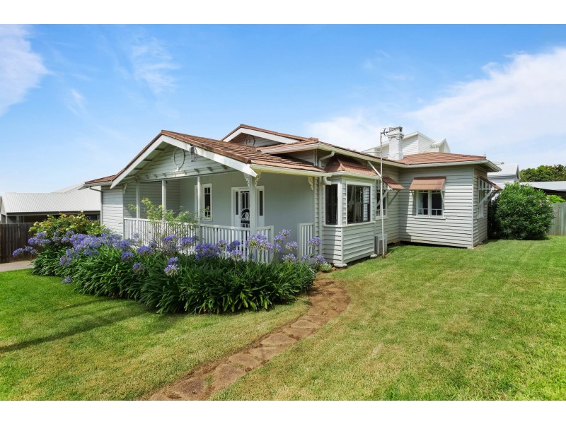 51 Mary Street, Mount Lofty QLD 4350