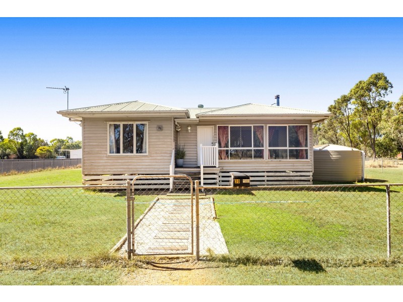 30 Ramsay Street, Oakey QLD 4401