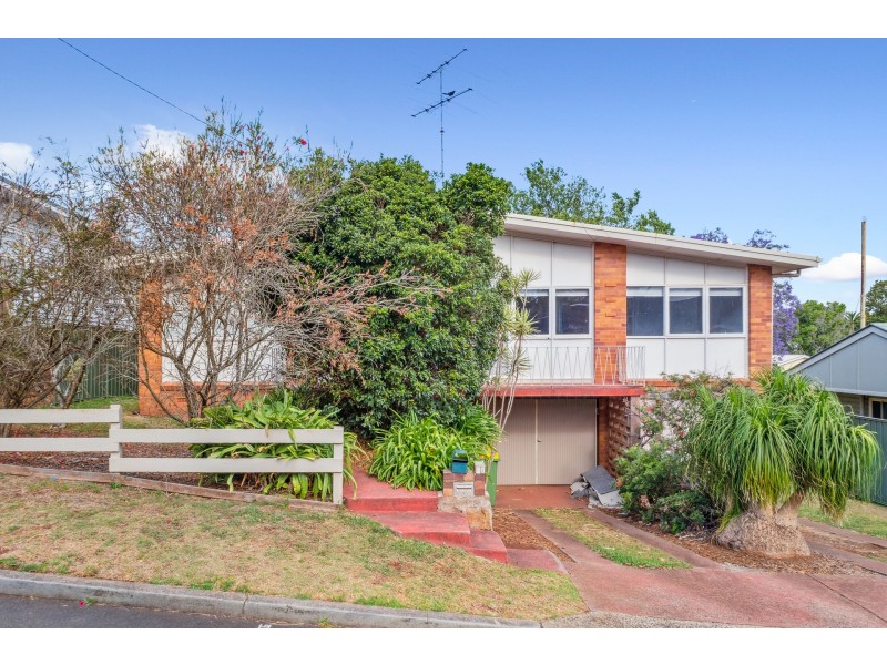 2/20 Esther Street, Mount Lofty QLD 4350