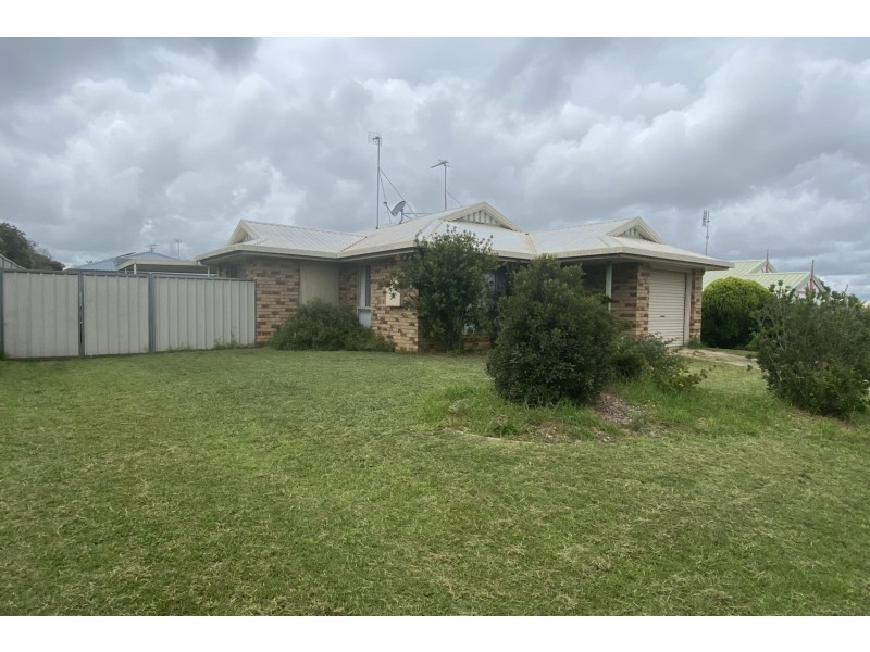 6 Crusader Street, Wilsonton QLD 4350