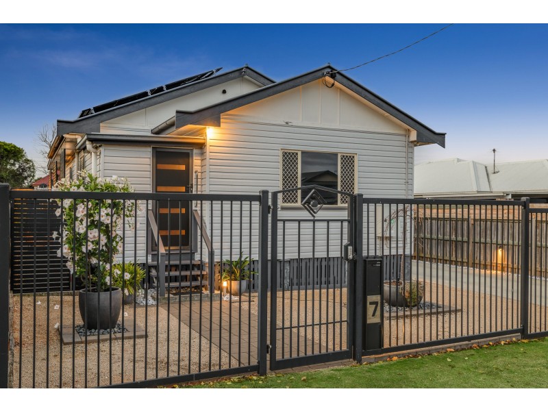 7 Gatfield Street, Newtown QLD 4350